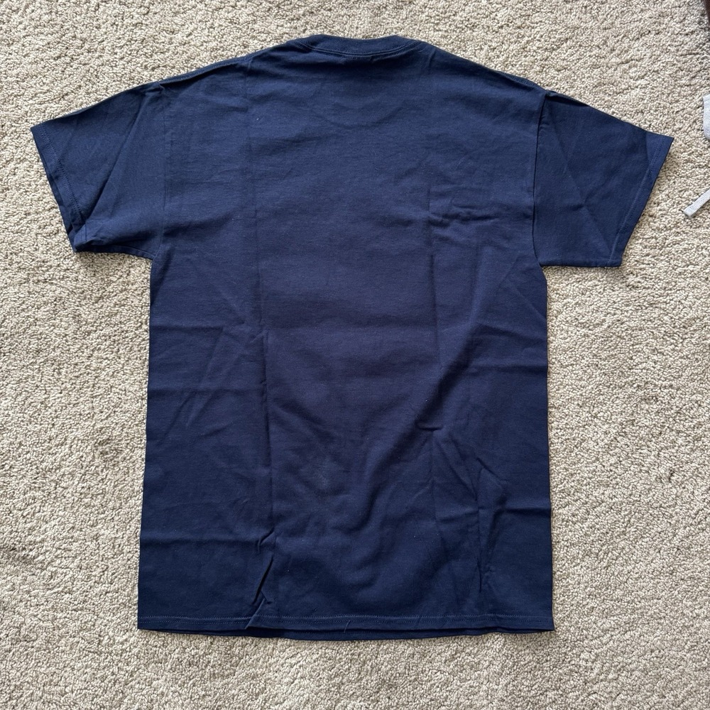 Gildan Ultra Cotton Northern Lights Alaska 9 Hidden Wolves Graphic T-Shirt M - Picture 4 of 5